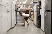 Починить 20-летний холодильник или купить новый?