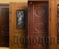 Сравнение деревянных и металлических дверей